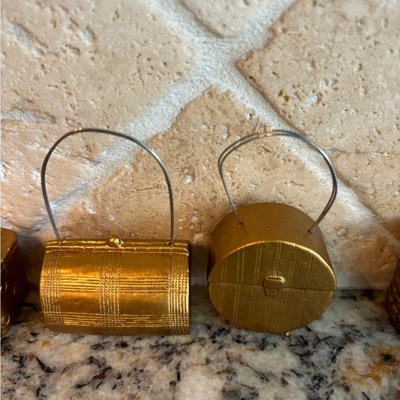 Two's Company Vintage Golden Purse Placecard Holders-Set of 6 - Picture 7 of 10